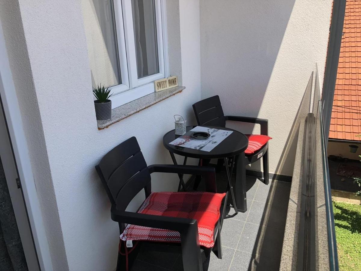 Apartman Sims Биелина Экстерьер фото