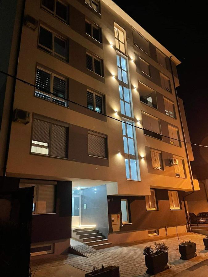 Apartman Sims Биелина Экстерьер фото